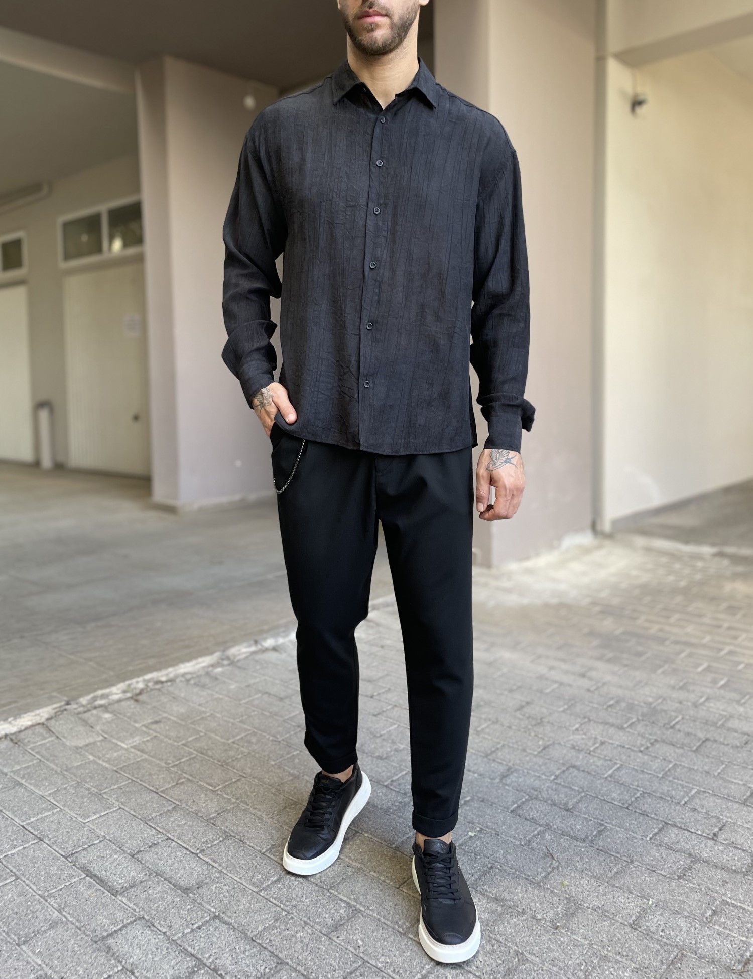 Ανδρικό μαύρο πουκάμισο με γιακά RMZ570 φωτογραφία